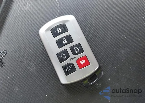 2017 Toyota Sienna Xle 7 Passenger z USA, uszkodzony, nr VIN 5TDDZ3DC8HS174775